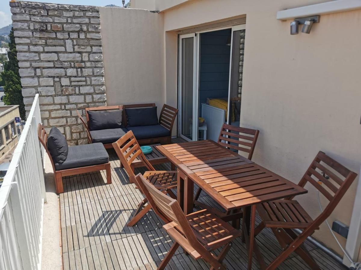 Entre Terre Et Mer Plein Centre Terrasse Cassis Exterior photo