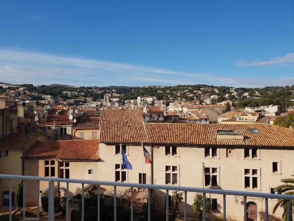 Entre Terre Et Mer Plein Centre Terrasse Cassis Exterior photo